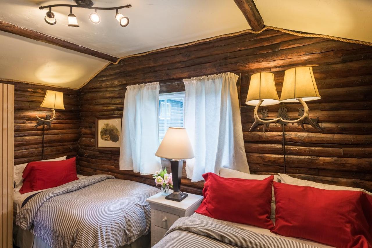 Log Cabin Motel Пайндейл Екстериор снимка